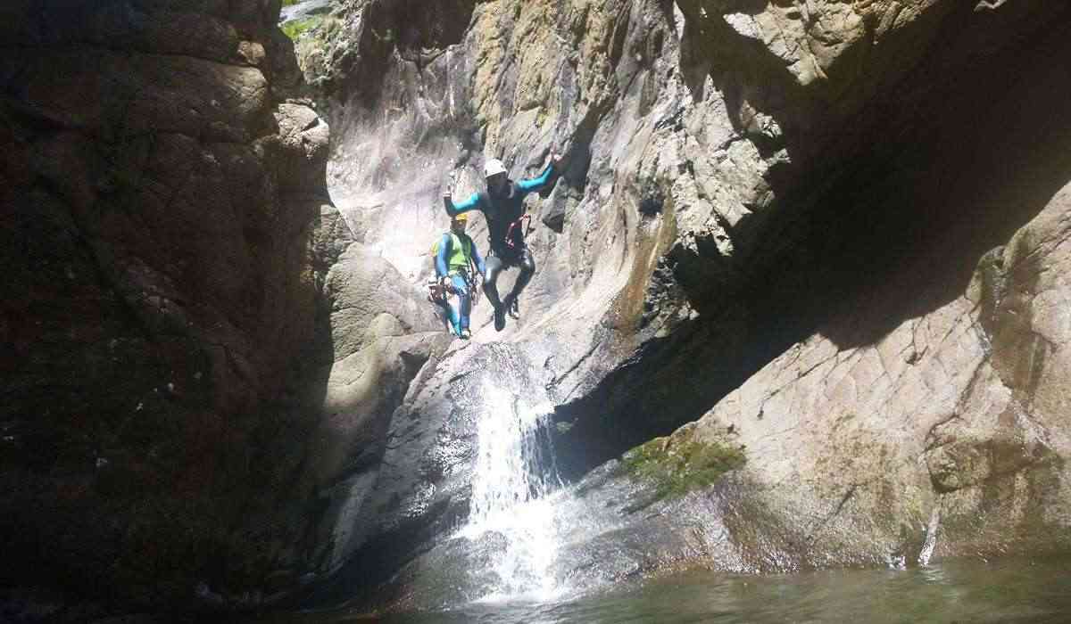  Nuria Inferior Girona Descenso Barrancos Cataluna Slide 3