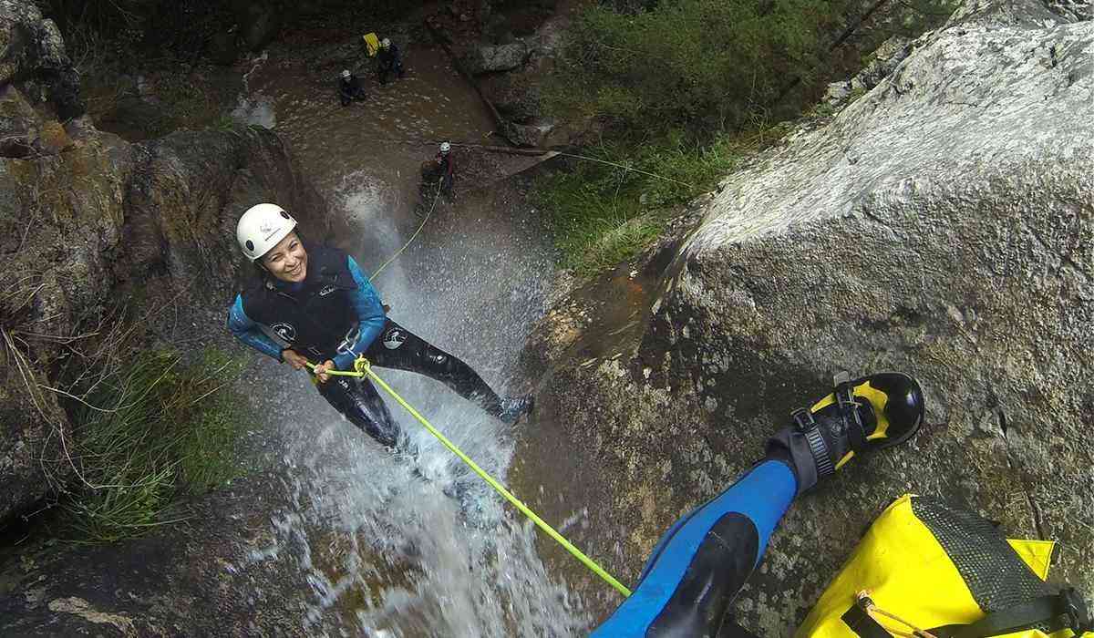 Girona Catalunya Descens Barrancs Torrent Corba Slide 1