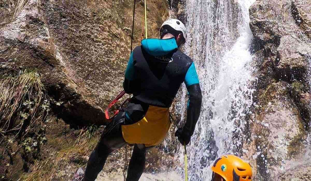 Canyoning Torrent Gravet Rupit Barcelona Slide 3