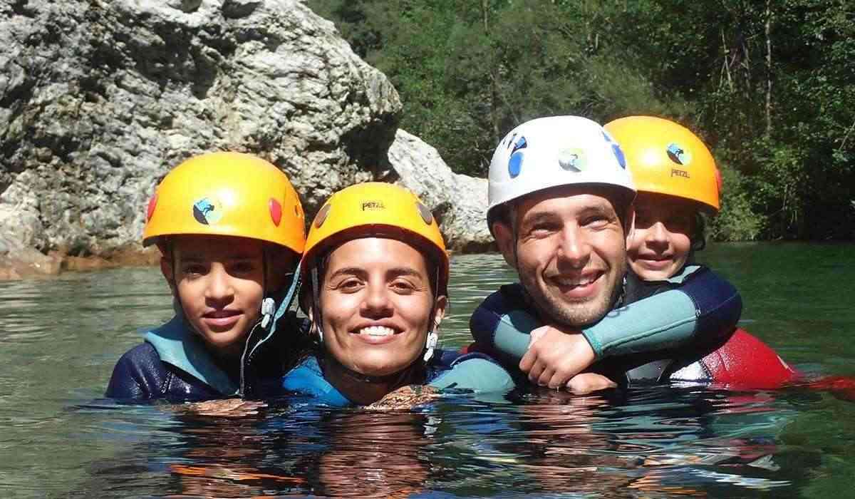 Canyoning Water Trekking Albanya Girona Slide 2