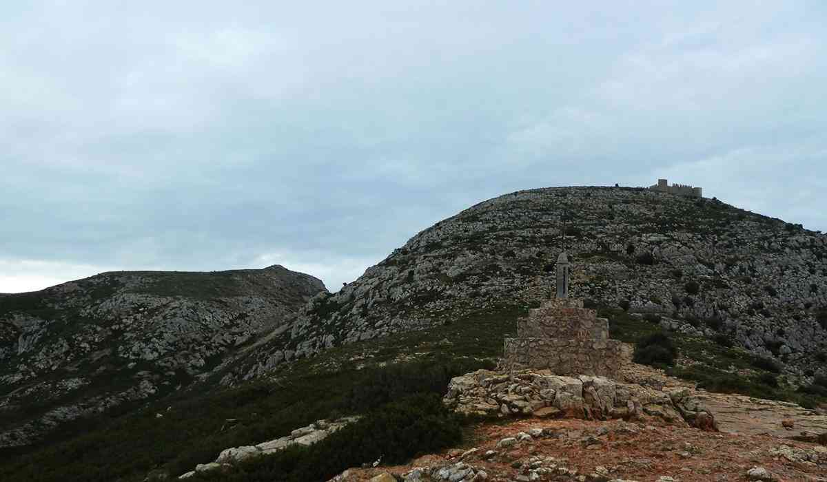 Hiking Girona Catalonia Alt Emporda Torroella Montgri Slide 1