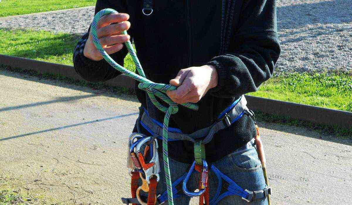 Training Equipment Knots Abseil Girona Catalonia Slide 3