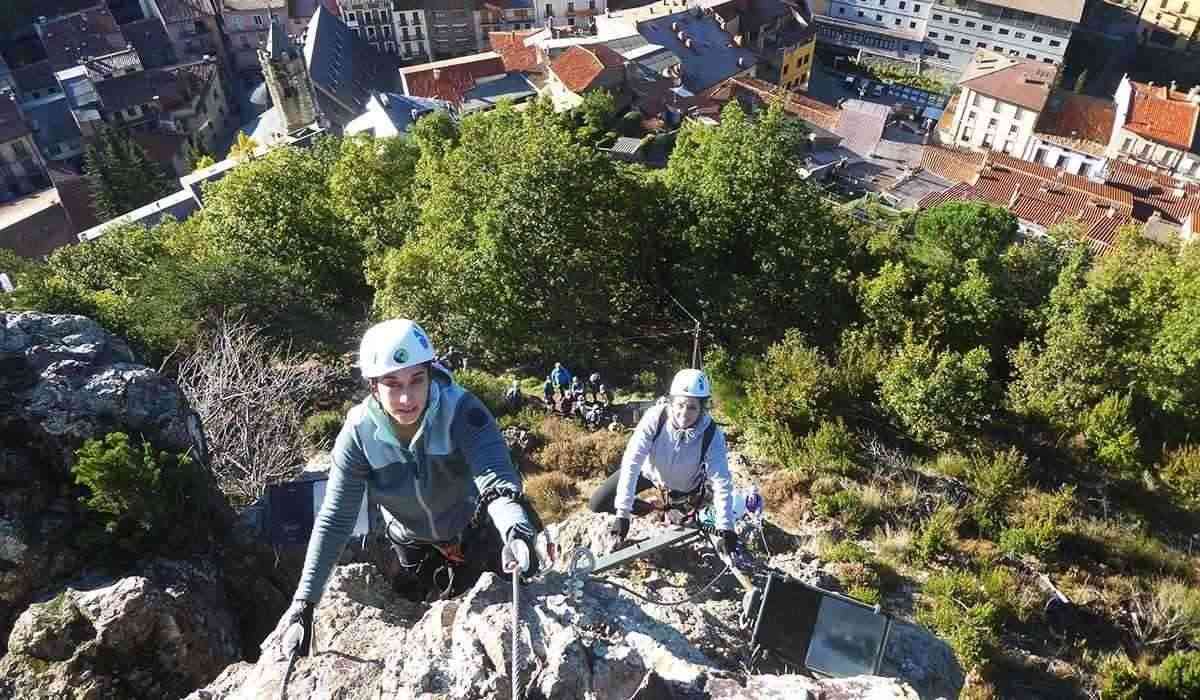 Ribes Freser Vies Ferrades Roca Creu Slide 1